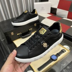 2025FW メンズ カジュアルシューズ VERSACE ヴェルサーチェ 秋冬も引き続き注目のアイテム