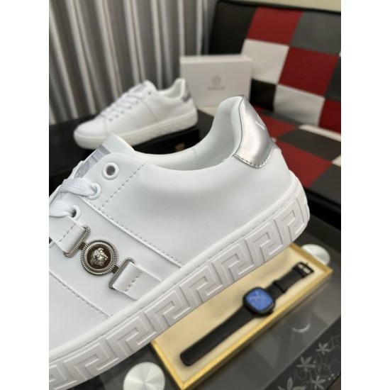2025FW メンズ カジュアルシューズ VERSACE ヴェルサーチェ 秋冬も引き続き注目のアイテム