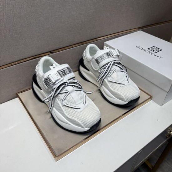 2025FW メンズ スニーカー GIVENCHY ジバンシィ 大人の印象が溢れ出るエレガントなデザイン