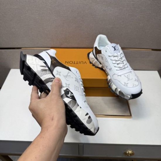 2025FW メンズ スニーカー LOUIS VUITTON ルイヴィトン 人気の高さがうかがえる一足