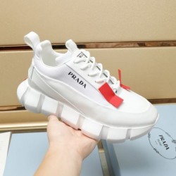 2025FW メンズ スニーカー PRADA プラダ お気に入りのスタイルが楽しめる一足