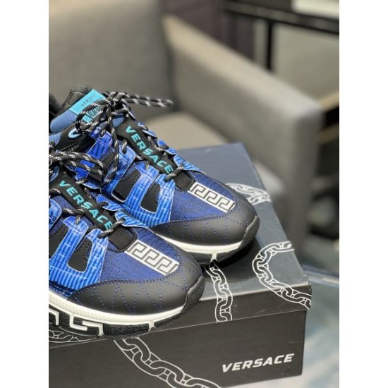 2025FW メンズ スニーカー VERSACE ヴェルサーチェ 大人っぽく見せてくれるエレガントなデザイン