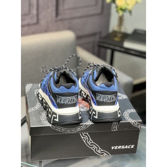 2025FW メンズ スニーカー VERSACE ヴェルサーチェ 大人っぽく見せてくれるエレガントなデザイン
