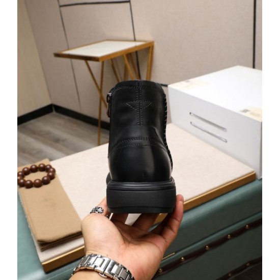 2025FW メンズ ブーツ UGG アグ 今年流行の人気コーデにぴったり
