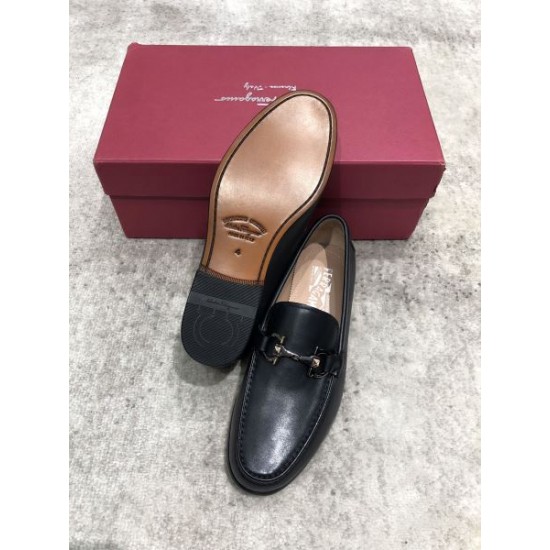 2025FW メンズ ビジネスシューズ FERRAGAMO サルヴァトーレ フェラガモ カジュアルにも対応する反転魅力